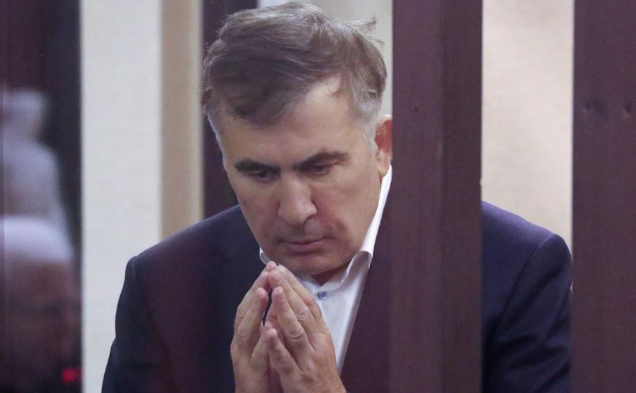 Саакашвили в суде перешел на украинский, судья потребовал "соблюдать порядок".
