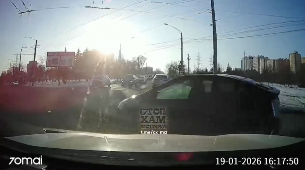 Un șofer, la un pas de a provoca un accident în Capitală.