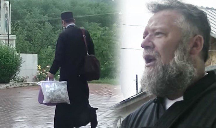 Скандал между последователями Митрополии Молдовы и Митрополией Бессарабии в селе Деренеу района Кэлэрашь продолжается. 