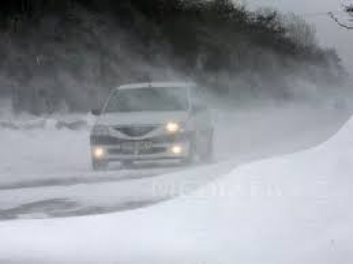 Astăzi, 31 ianuarie, circulaţia rutieră pe toate străzile municipiului se desfăşoară normal, în condiţii de iarnă.