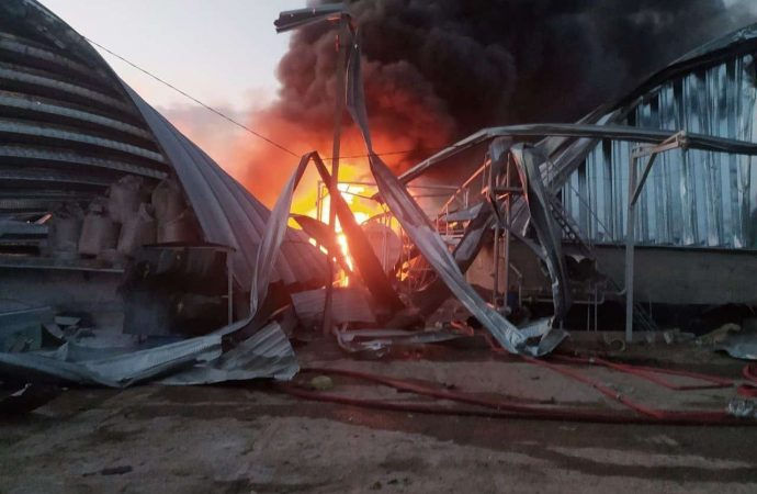 В результате ночной атаки на Одесскую область повреждены портовые объекты.