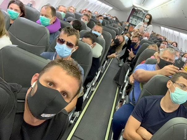 Пассажирам, направляющимся во Францию, нужно предъявить тест на COVID-19.