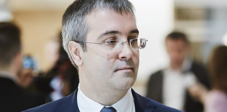 Сырбу отдаст зарплату нуждающимся в материальной помощи.