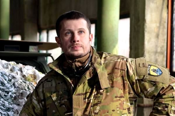 На Украине националисты объявили мобилизацию для срыва разведения войск.