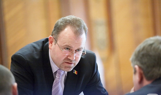 Godea afirmă că a fost surprins să afle că șeful său de partid, Vlad Filat, l-a propus pentru funcția de ministru de Interne pe generalul Victor Catan.