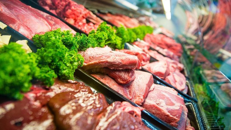 Продавцы на рынках: Цены на свинину и говядину продолжат расти.
