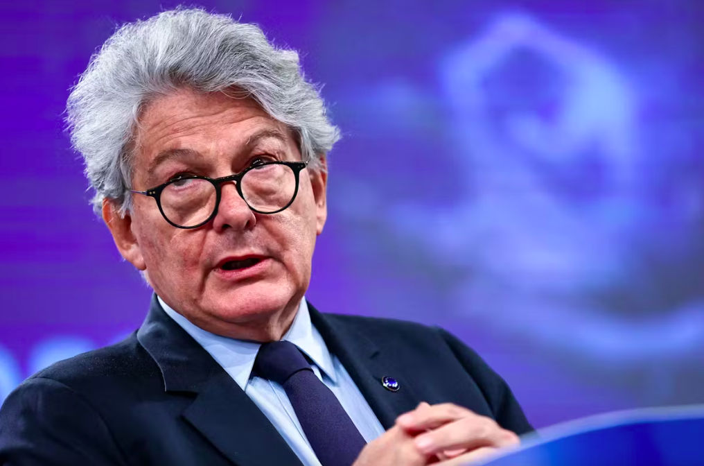 Comisarul Breton a părăsit CE din cauza presiunilor exercitate de von der Leyen.