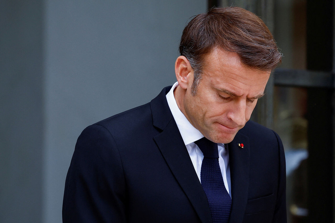 Parlamentul Franței a aprobat inițierea procedurii de demitere a lui Macron.