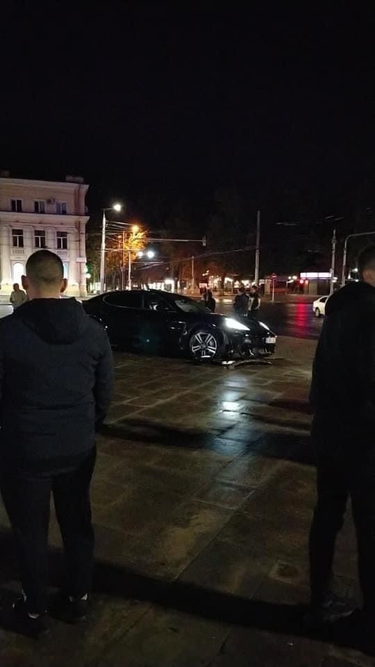 Водителю грозит до полутора тысячи леев штрафа и шесть штрафных пунктов.  
