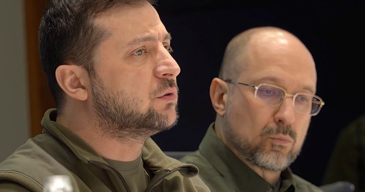 Zelenski i-a propus premierului Șmîgal postul de ministru al Apărării.