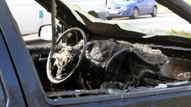 Tânărul a pierdut controlul volanului, s-a izbit violent de un cap de pod. Foto: rtv.net