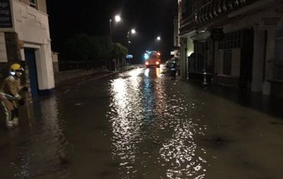 В городе Суонедж затопило главную улицу.