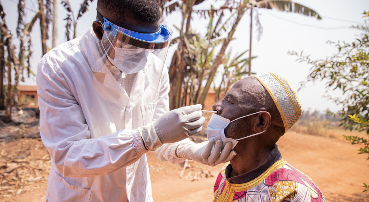 Medicii au explicat de ce nu pot controla focarul de Ebola din Africa.