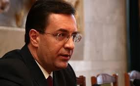 Deputaţii majorităţii parlamentare salută decizia Guvernului prin care şi-a asumat răspunderea în faţa Parlamentului pentru cele şapte legi.