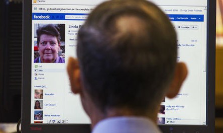 Просматривая страницы виртуальных друзей, пользователи испытывают зависть и начинают ненавидеть жизнь.
