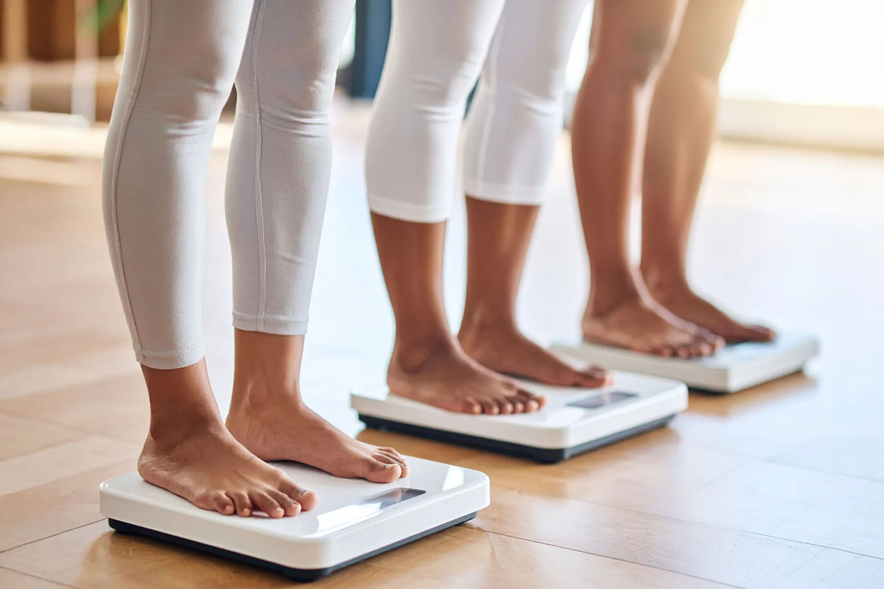 В Китае связали набор веса с привычкой спать при свете.