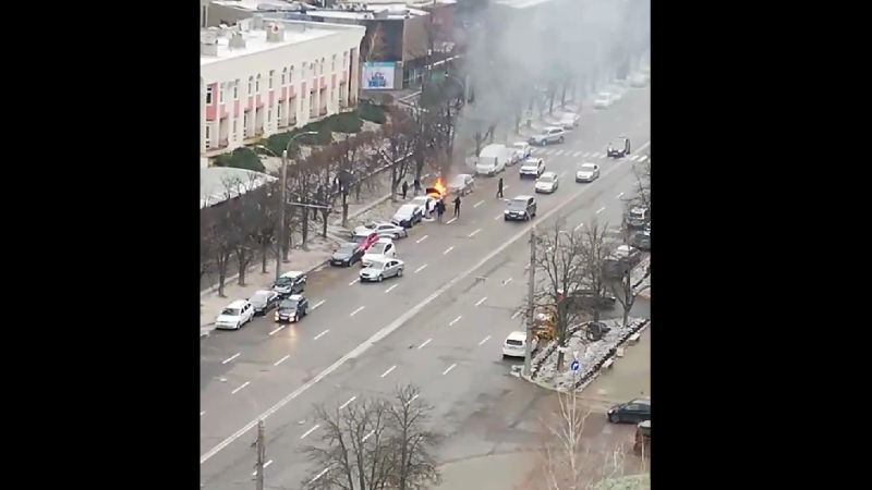 В столичном секторе Рышкановка загорелся автомобиль.