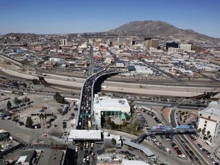  Vidul de producţie lăsat liber a fost umplut de cartelurile mafiote mexicane, pe fondul unei politici americane care a alimentat sentimentele anti-SUA.