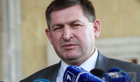 Deputatul PLDM, Ion Butmalai, s-a împuşcat cu propria armă.
