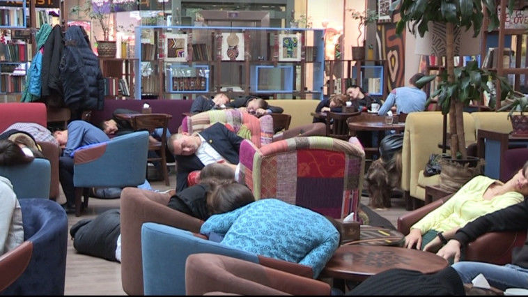 Flash Mob "Corupția este ca un virus mortal, nu o lăsa să te infesteze". Foto: deschide.md