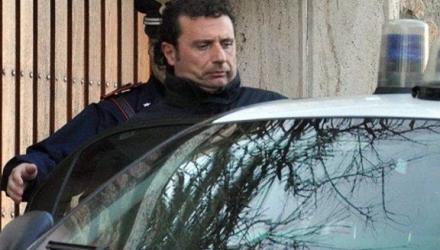 Căpitanul vasului de croazieră Costa Concordia dă vina pe timonier pentru naufragiul din ianuarie 2012, din Italia.
