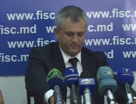 "Un fapt important este că de când am fost numit în funcție, am demarat campania de luptă cu firmele-fantomă. Cred că acest fapt a provocat acțiunile de astăzi”, a declarat Vicol în fața presei. 