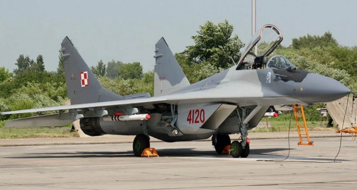 В Польше истребитель МиГ-29 повредил дома.