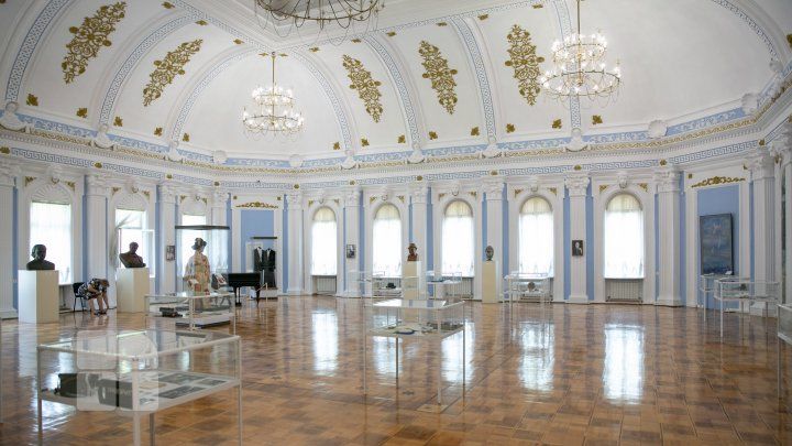 В Национальном музее истории открыли после ремонта три выставочных зала.