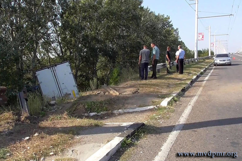 Un accident rutier s-a produs zilele trecute în apropierea podului dintre satul Parcani și orașul Bender.