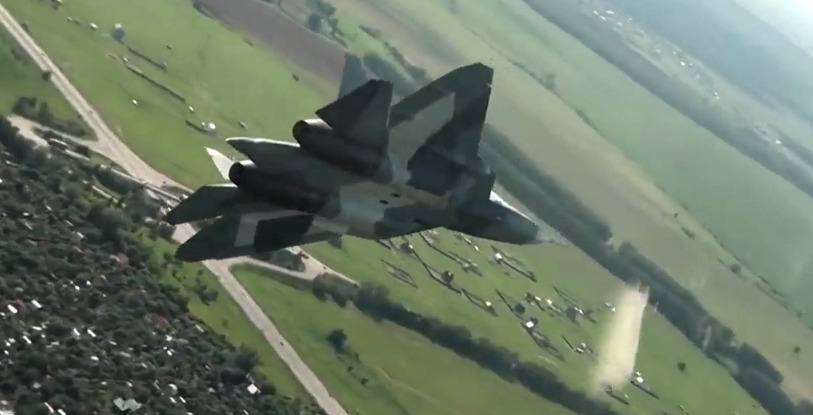 Исполнение «Плоского штопора» Су-57 снято на видео.
