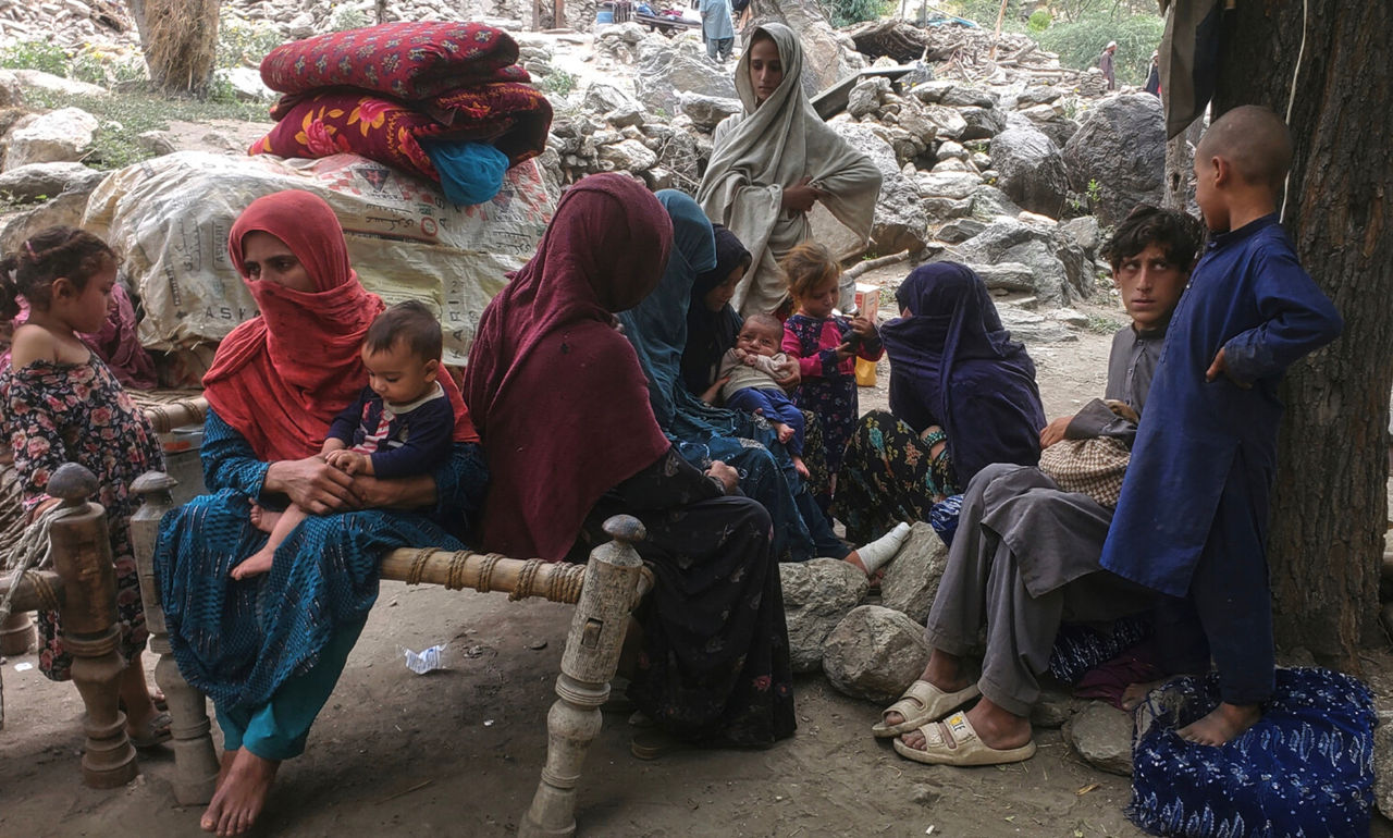 Talibanii au interzis salvarea femeilor în timpul cutremurelor în Afganistan.