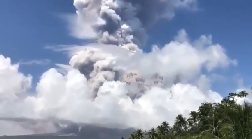Filipine: O erupţie violentă a celui mai mare vulcan din ţară, iminentă