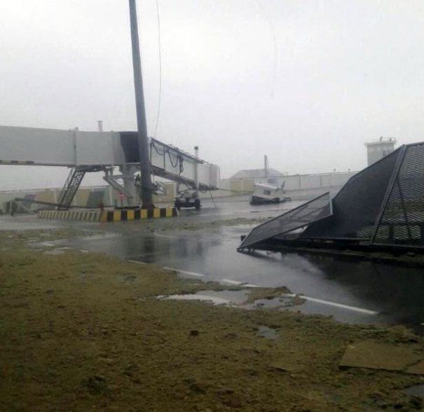 Uraganul Irma a distrus un aeroport celebru: Ce a fost şi ce a rămas. Foto: capital.ro