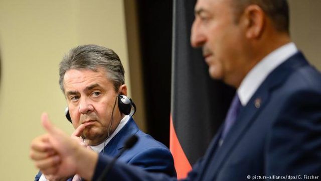 Şeful diplomaţiei turce va efectua astăzi a treia sa vizită oficială în numai două luni în Germania. 