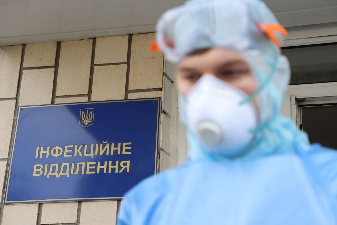 Число новых случаев COVID-19 в Украине снова превысило 12 тысяч.