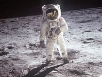 NASA vrea să înceapă să trimită oameni pe Lună