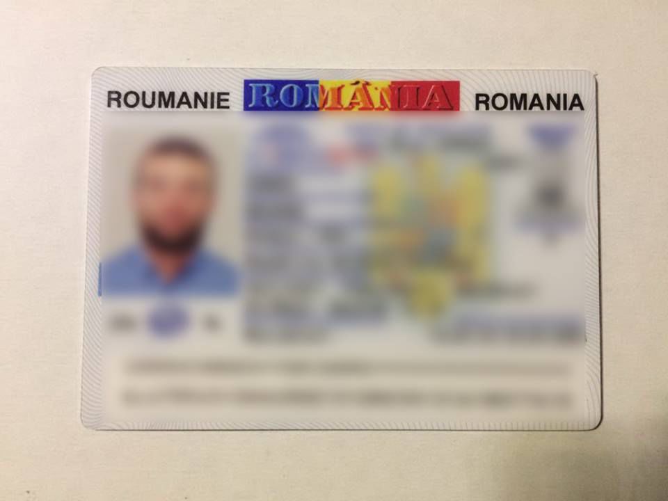 Найденные документы были направлены на экспертизу. Фото: facebook.com / Poliţia de Frontieră.