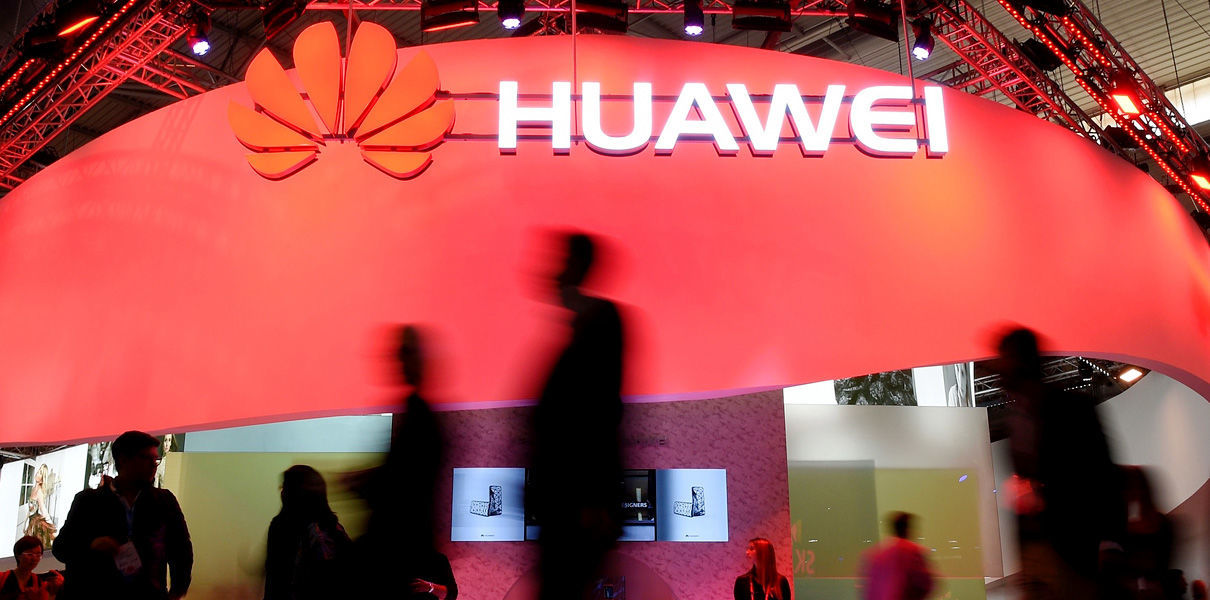 Huawei выпустит систему распознавания лиц в 10 раз точнее Apple FaceID.