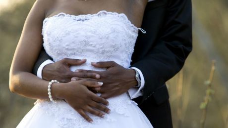 O femeie din Zimbabwe s-a căsătorit cu fiul ei. Foto: cloudfront.net