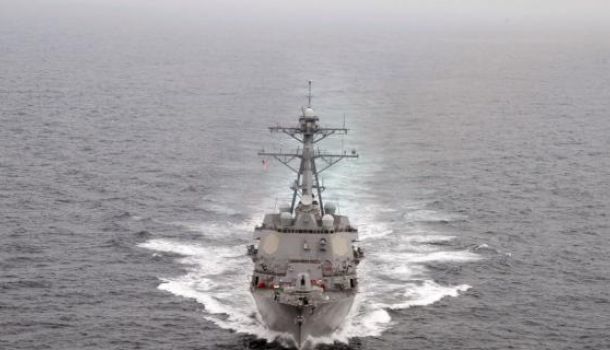 Опубликовано видео опасного сближения военных кораблей США и Китая.