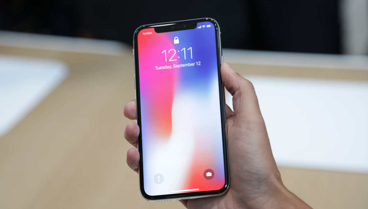 Apple anticipeaza venituri peste asteptari in sezonul sarbatorilor