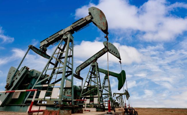 Нефть дешевеет на данных об увеличении запасов в США.