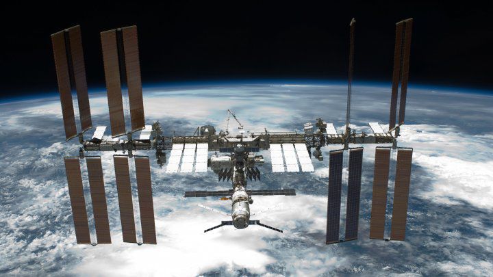 Trei astronauţi de pe Staţia Spaţială Internaţională au aterizat în Kazahstan. 