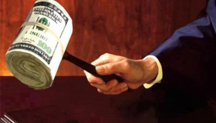 Guvernul s-a trezit abia după ce infractorii și-au implementat cu succes schema de spălare a banilor prin intermediul judecătorilor din Republica Moldova.