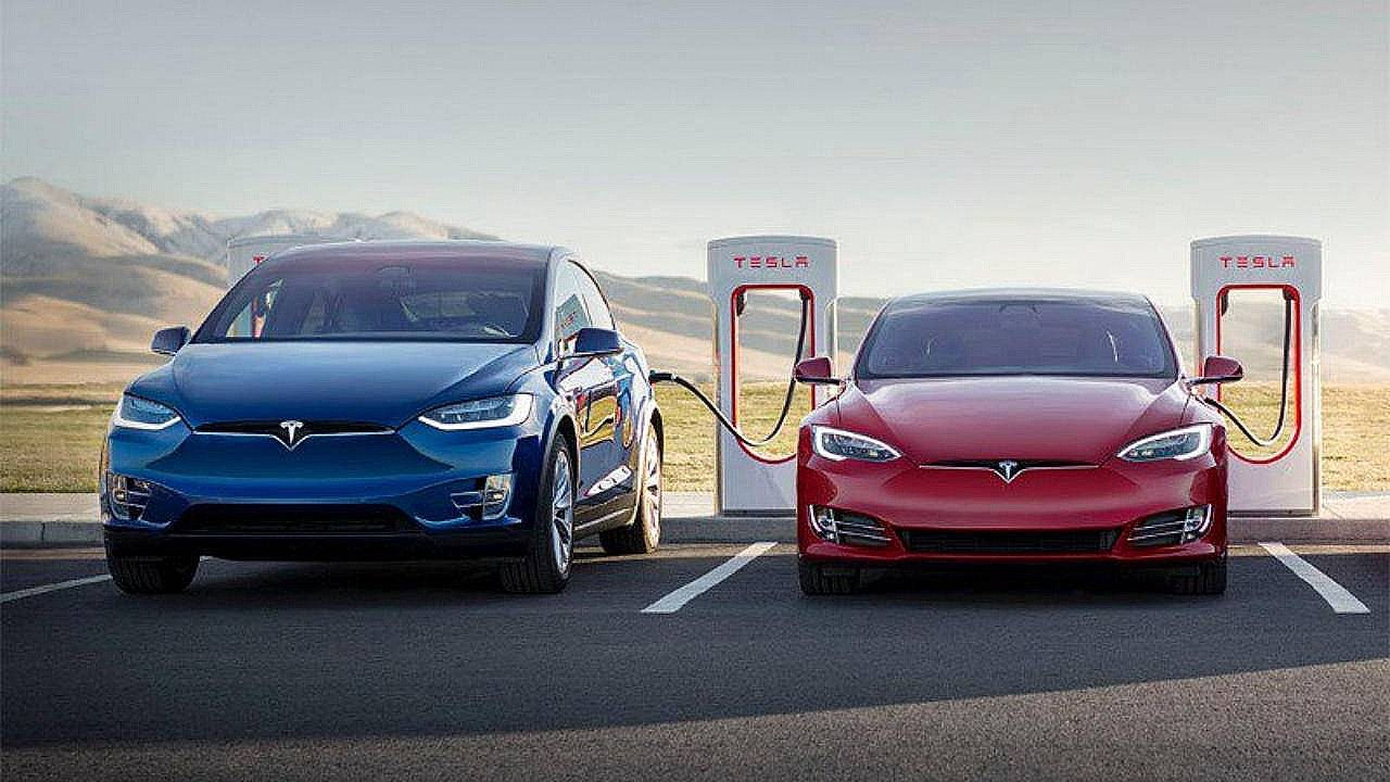 У Tesla Model S и X появились новые версии: дешевле на $10 тысяч.