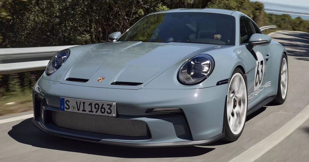 Руководство Porsche призналось, что поспешило с отказом от ДВС.