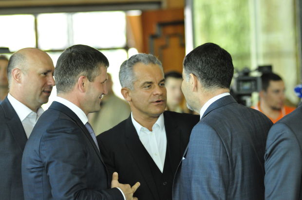 Consiliul Coaliției de Guvernare s-a reunit într-o nouă ședință unde s-a decis lansarea unei invitații la dialog către toate forțele proeuropene din Parlament.