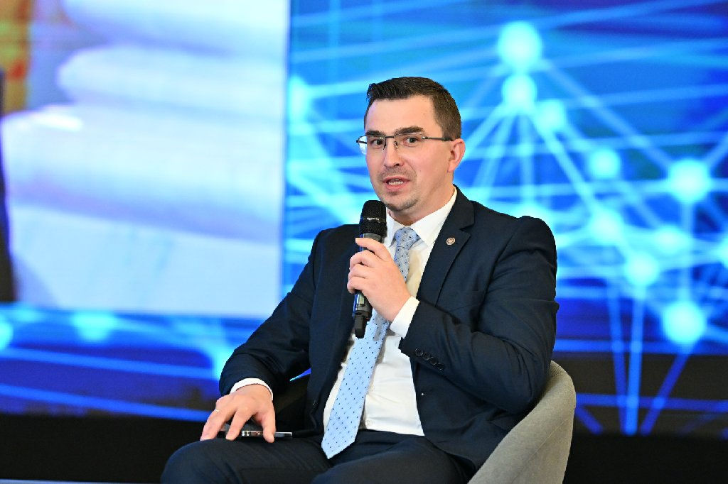 Borosan, despre obligația de a avea rezerve strategice de gaz: Pentru a preveni șantajul.
