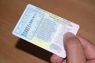 În urma măsurilor de investigaţie, acesta a fost reţinut în flagrant după primirea celor 3000 lei marcaţi „mită CCCEC”.