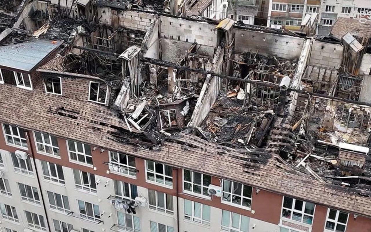 Incendiul de la Durlești: Începe construcția acoperișului provizoriu.